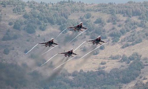 Aviones de combate Ejército sirio bombardea a grupos terroristas en frontera con Turquía